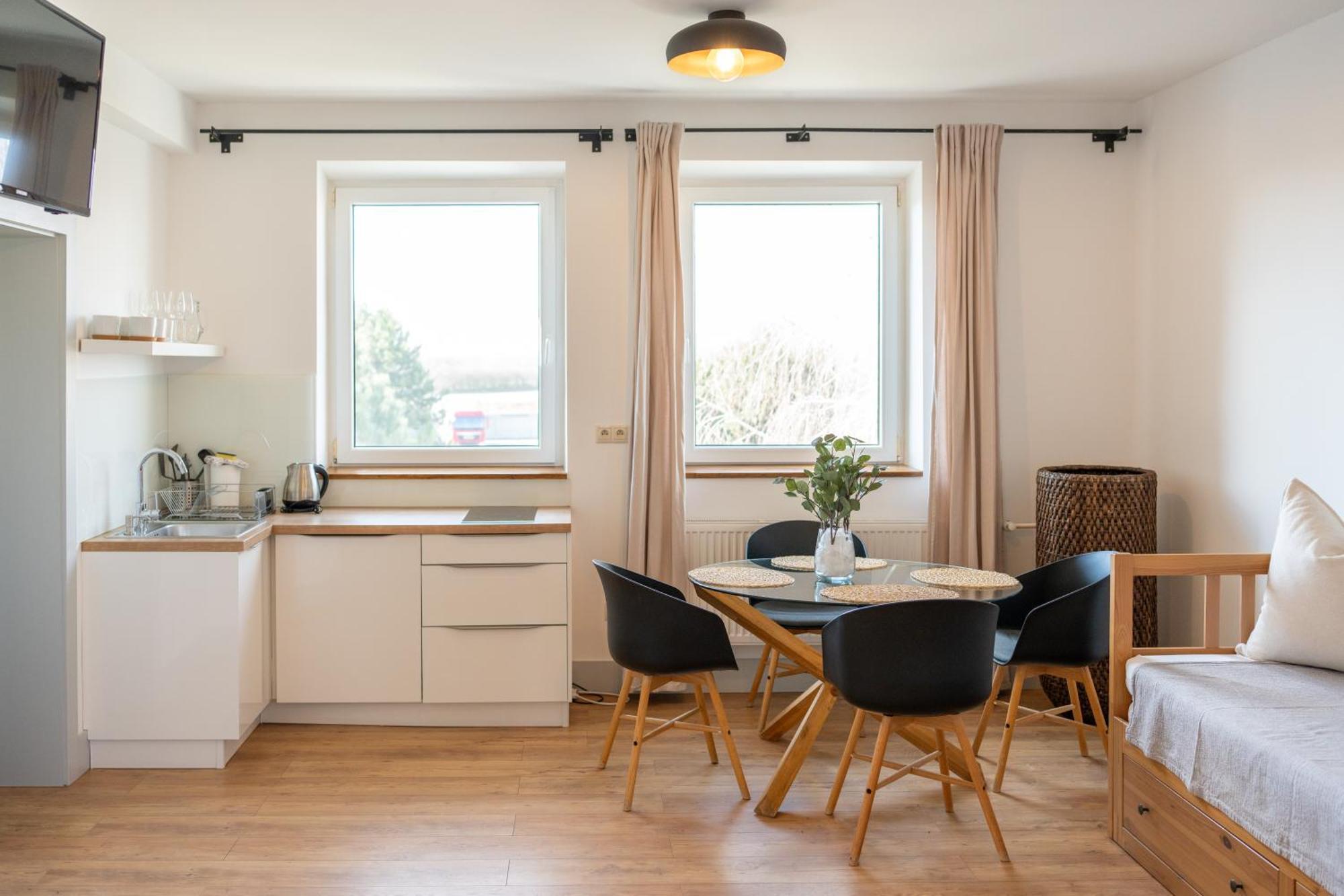 Penzionzemianskydvor Surovce Exteriör bild